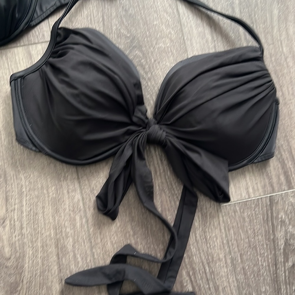 VENUS black padded bikini top skinny tie halter DD top.  Very versatile!
